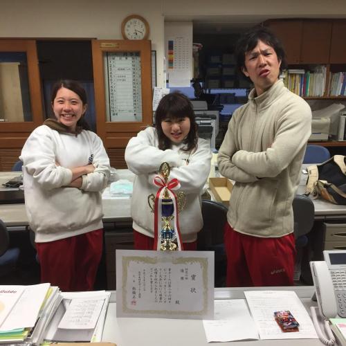 帰ってきて誰もいない職員室にて