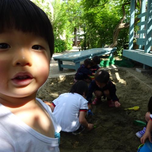 砂場は涼しいね