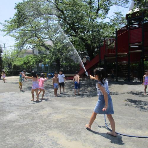 小学生の攻撃！