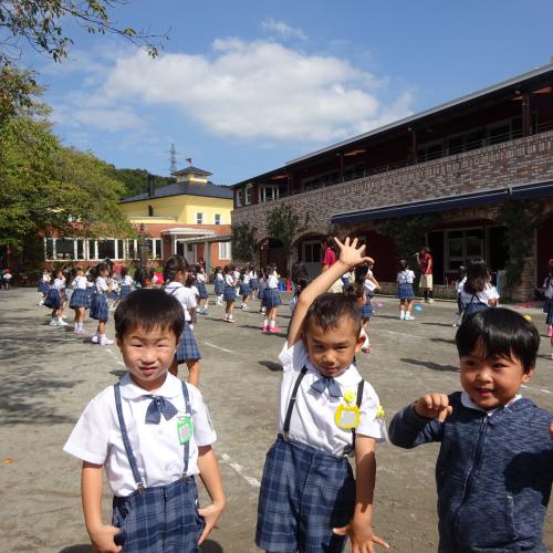 女の子たちキッズダンス練習